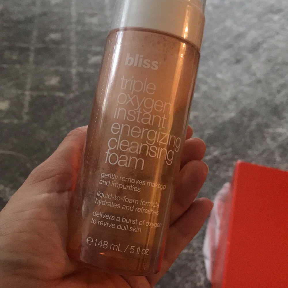 triple oxygen instant energizing cleansing foam